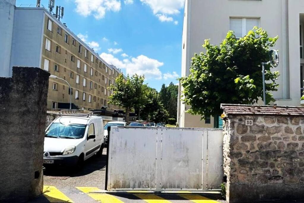 Appartement Cosy Centre Brie Comte Robert Екстериор снимка